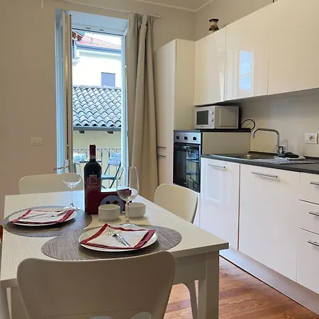 Casa Lari Apartmanhotel Stresa