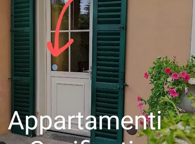 Casa Lari アパートホテル