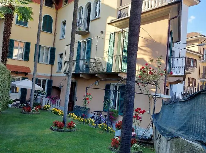 Casa Lari ストレーザ