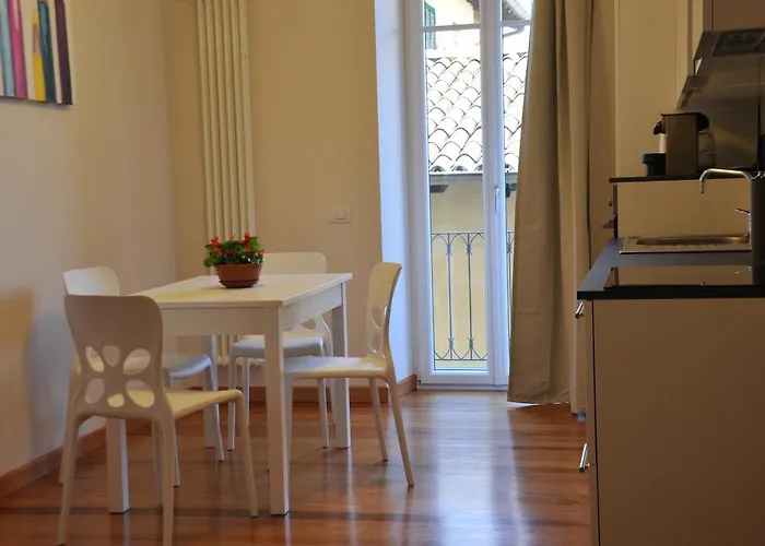 Casa Lari ストレーザ